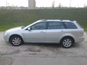 Kombi Autóbérlés Mazda oldal