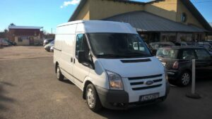 8 köbméteres Ford Transit kisteherautó bérlés Győrben, akár sofőrrel is